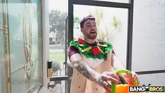 Mischievous MILF in playboy XXX suit teases stranger on Halloween