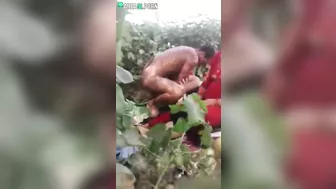 Cameraman films caught Indian friend energetically fucking slut outdoors