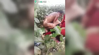 Cameraman films caught Indian friend energetically fucking slut outdoors