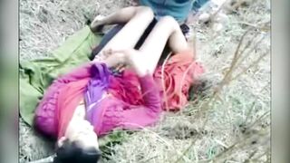 Cameraguy films caught video of Indian man fucking slut in missionary