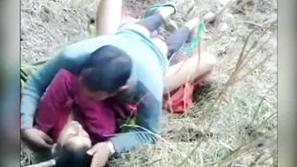 Cameraguy films caught video of Indian man fucking slut in missionary