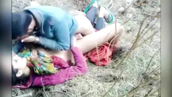 Cameraguy films caught video of Indian man fucking slut in missionary