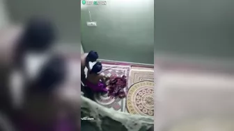 Lover fucks Indian bhabhi from behind in the phone caught video