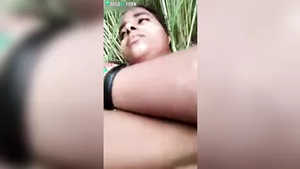 Aunty with nose piercing hopes that nobody will watch caught Indian video