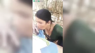 Lustful Indian bhabhi sucks lover's penis in phone caught video