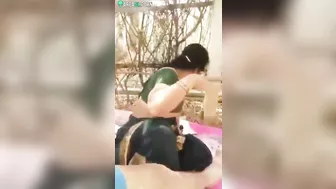 Lustful Indian bhabhi sucks lover's penis in phone caught video
