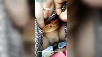 Camera guy's hard cock penetrates Indian aunty twat in caught video