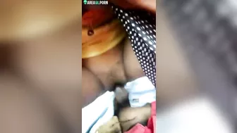 Camera guy's hard cock penetrates Indian aunty twat in caught video