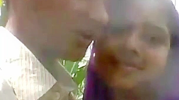 Stud and Indian girlfriend are going to make love in caught video