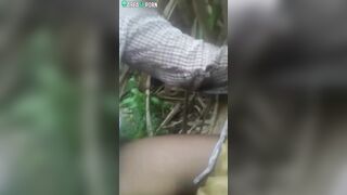 Cameraguy is going to fuck Indian bhabhi in outdoor caught video