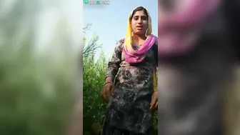 Shy Indian aunty finds the courage to piss for the caught video