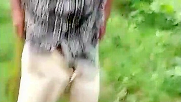 Whorish Indian girl has sex without knowing that she will be caught