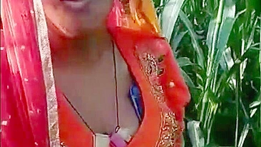 Caught video where Indian aunty is going to masturbate in cornfield
