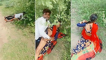Indian lovers have sex in the fresh air and they are caught by stranger