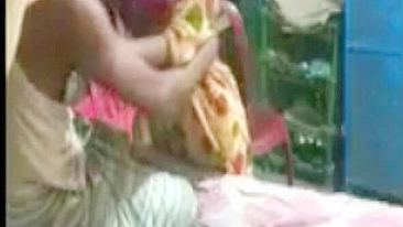 Unsuspecting Indian lovers become main heroes of the caught video