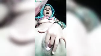Excited Indian wife goes to barn not to be caught during masturbation