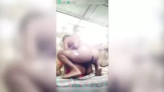Man fucks Indian bhabhi that doesn't know that she is caught on camera Man fucks Indian bhabhi that doesn't know that she is caught on camera