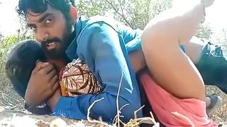 Bearded macho fucks Indian bhabhi in the outdoor caught video