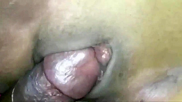 Lover fucks Indian bhabhi's vagina in the amateur caught video
