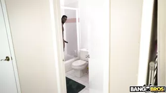 Blonde blows XXX BBC and does it vaginally with pleasure on camera