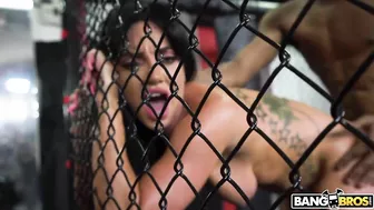 Brunette XXX bitch allows black wuss to be the powerful stallion once