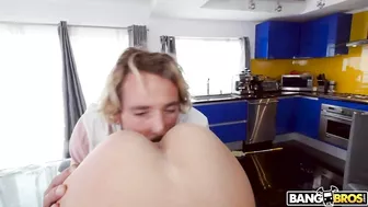 XXX nympho squirts when stepbrother thrusts cock into her vagina