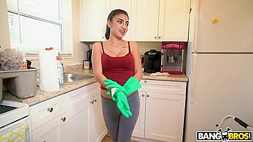 Employer helps tiny Latina babe reach XXX orgasm instead of cleaning