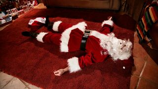 Mustachioed XXX Santa bangs his stepdaughter in stockings on Christmas