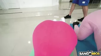 MILFs in tight leggings are penetrated by XXX hung fitness instructor