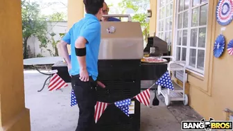 Hottie celebrates 4th July by sharing stepbro's XXX dick with stepmom