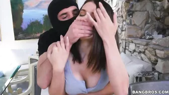 Guy dresses like a robber to fuck sister's well-groomed XXX hole Guy dresses like a robber to fuck sister's well-groomed XXX hole