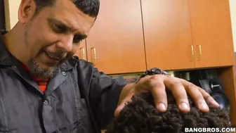 Black brother's big cock is a good XXX payment for the hairdresser