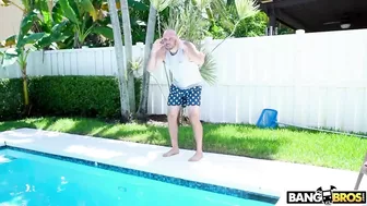 Petite slim cutie sucks stepbro's immense XXX boner by the pool Petite slim cutie sucks stepbro's immense XXX boner by the pool