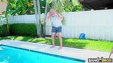 Petite slim cutie sucks stepbro's immense XXX boner by the pool