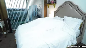 Depraved Ebony stepsister sucks and rides the guy's thick XXX prick