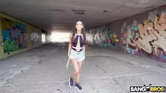 Skinny brunette is not ashamed to take stepbro's XXX cock outdoors