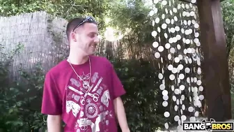 Hot outdoor XXX coupling of sultry Latina mom and aroused stallion