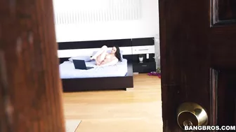 Hot mom turns to be anal XXX whore and she uses stepson's pecker