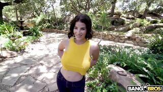 Voracious Latina hussy gives outdoor XXX blowjob to the lucky cock