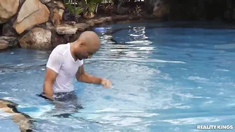 XXX actress puts purple bikini on and goes to pool to suck big penis