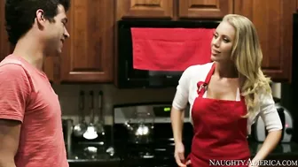 Kissing is one of the sweetest XXX desserts for the blonde mom