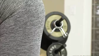 Man enjoys licking blonde's sweet slit during XXX workout in the gym