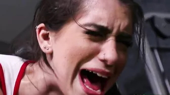 Slutty girl penetrated with XXX bulge in doggy in the middle of gym