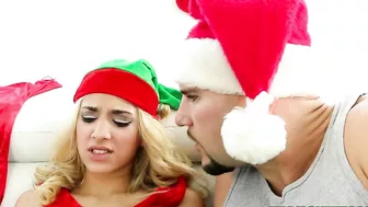 Secretly from mom Jmac gives XXX cunnilingus to Uma Jolie on Christmas