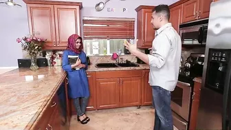 Slutty Arab chick realizes that she is about to know XXX face-fucking