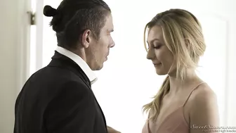 Beautiful blonde Alexa Grace spreads legs for beloved after playing tennis