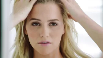 Babe with perfect ass Mia Malkova blows Charles' mind away