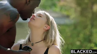 Pretty blonde Arya Fae meets guy in the pool and gets blacked