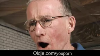 Old-timer fucks shaved pussy of hot small-tittied girl Old-timer fucks shaved pussy of hot small-tittied girl