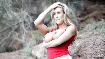 Perfectly-looking porn diva Brandi Love masturbates outdoors Perfectly-looking porn diva Brandi Love masturbates outdoors